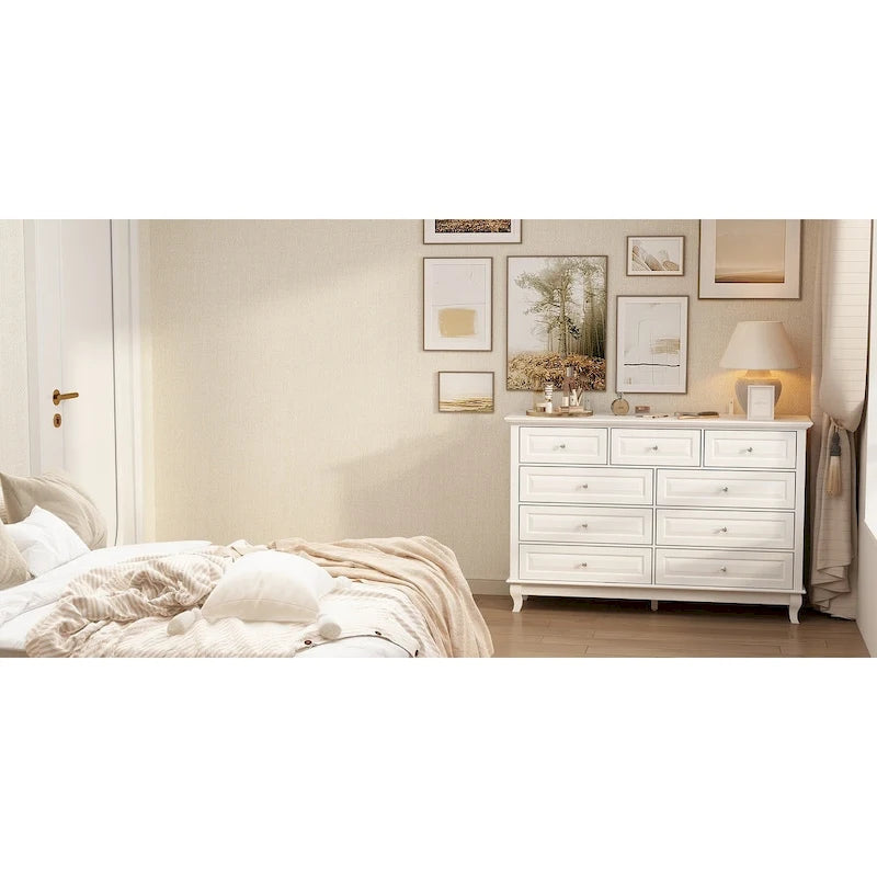 Comodino a 9 cassetti con gambe in legno massello, cassettiera laccata