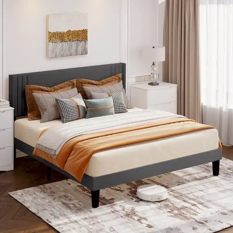 Letto Imbottito Matrimoniale/King con Canali Verticali e Testiera ad Ali